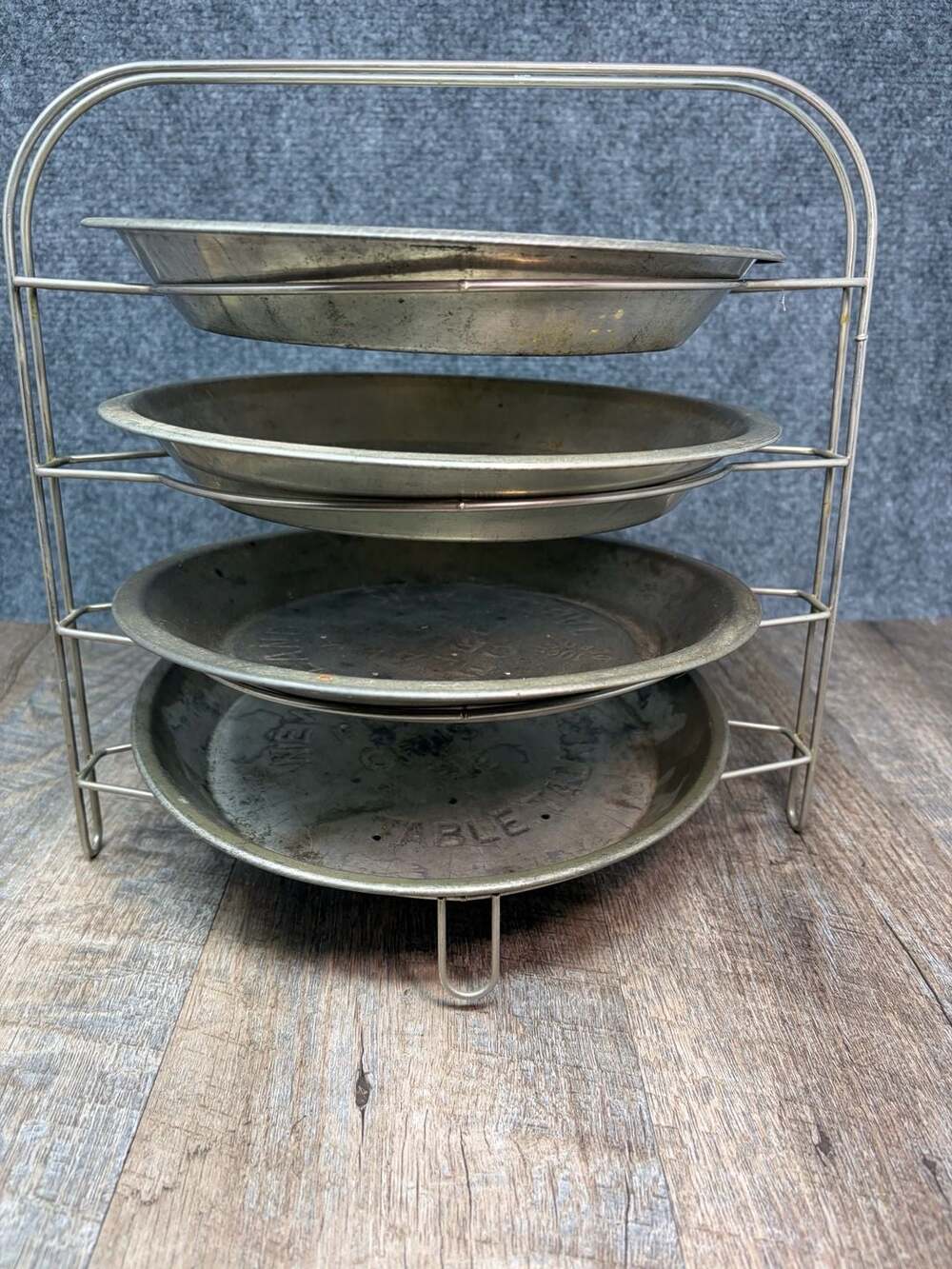 Vintage Table Talk New England Flaky Crust Pie complete Tin Set with Wire Rack